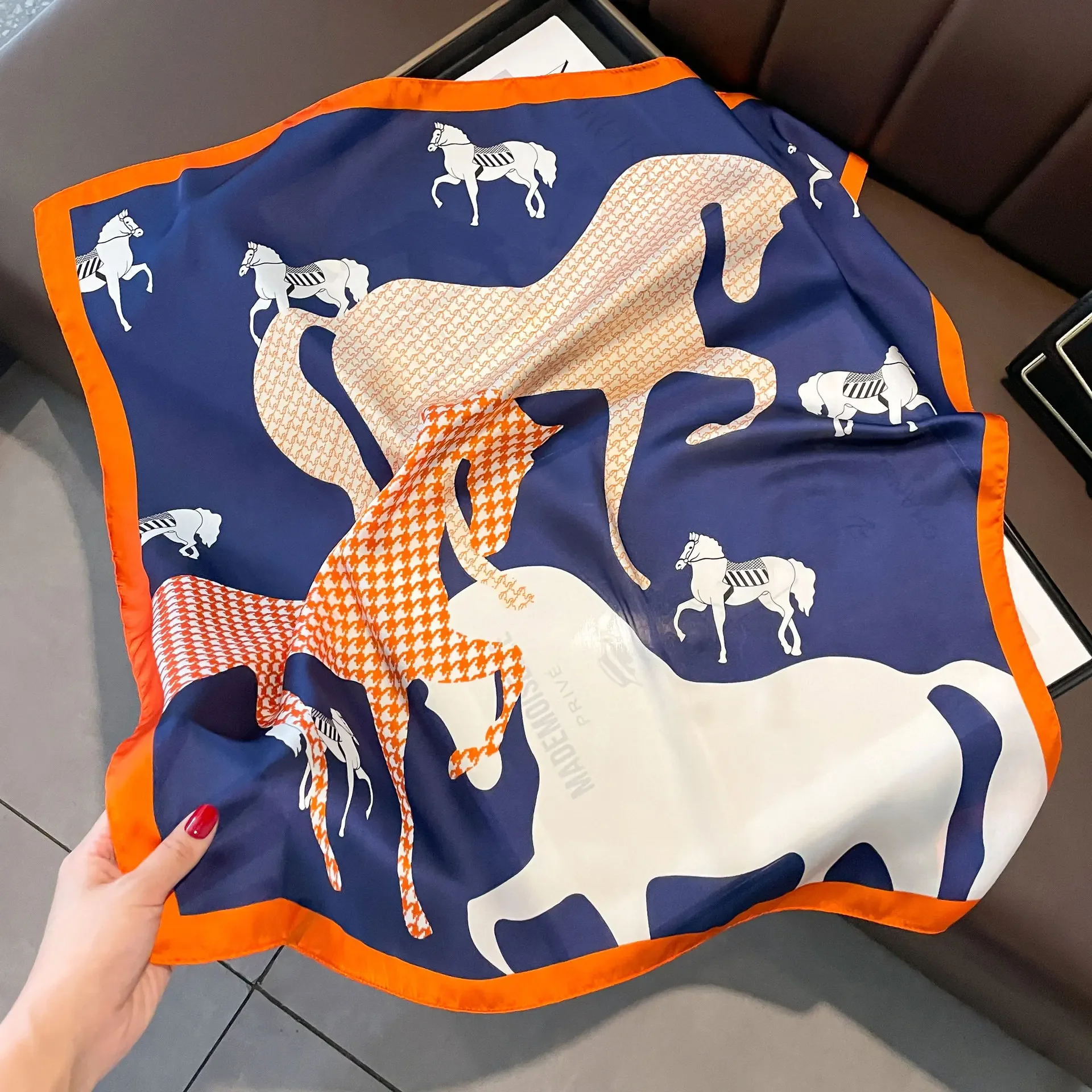 

Шелковый шарф для волос для женщин, модная шаль с принтом, палантины, Женская повязка на голову, шейный платок 70 см, ручная сумка, фуляр на запястье, шейный платок