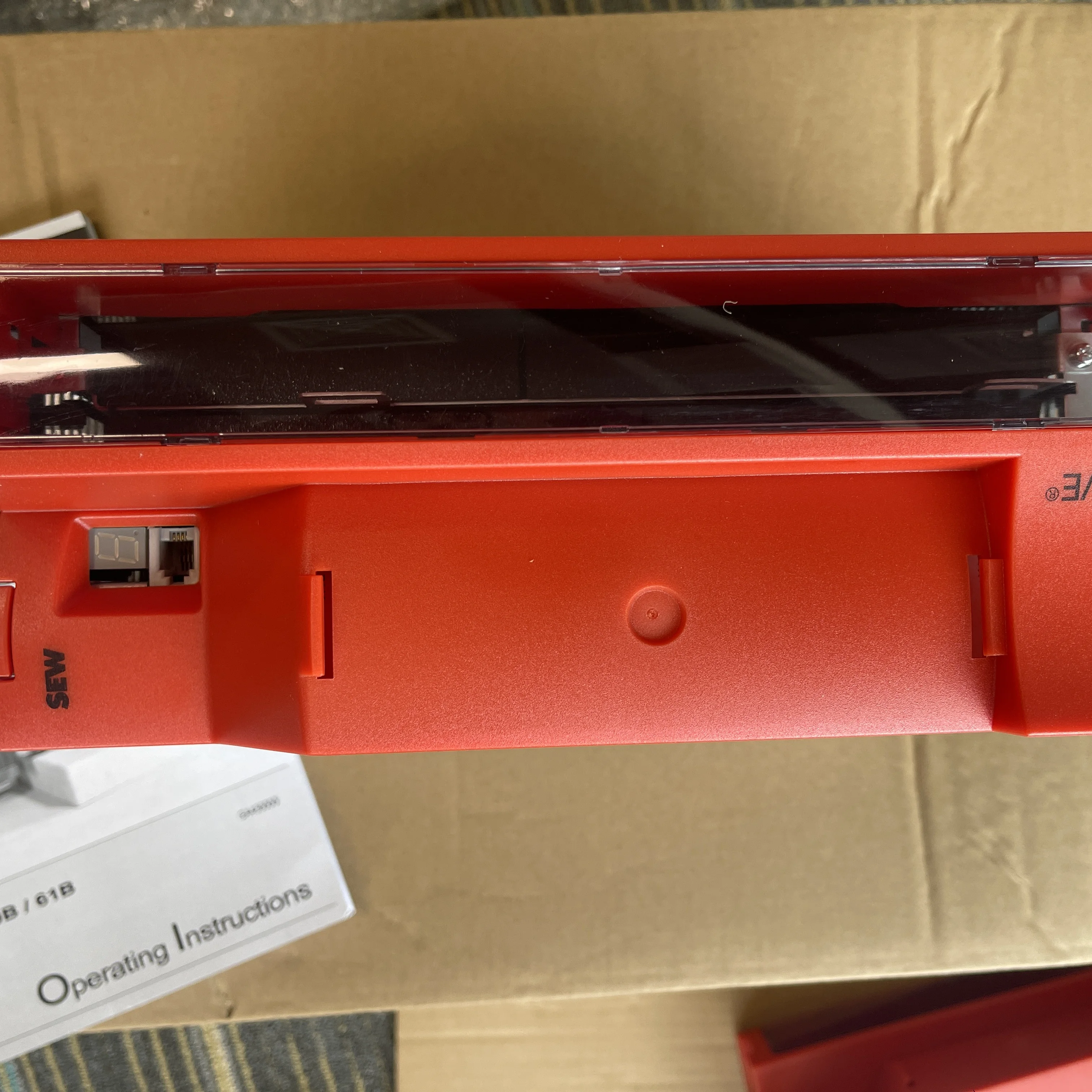 Germany SEW inverter inverter MDX61B0001-4-5A3-00/T new genuine controller