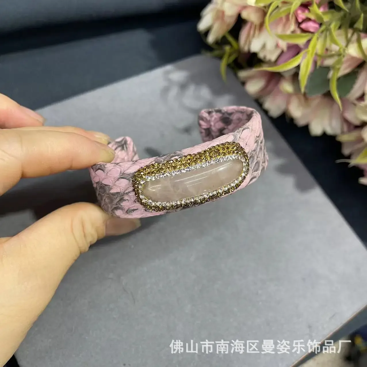 Autumn and winter new natural snake skin leather inlaid with natural stone bracelet European and American popular jewelry sourc