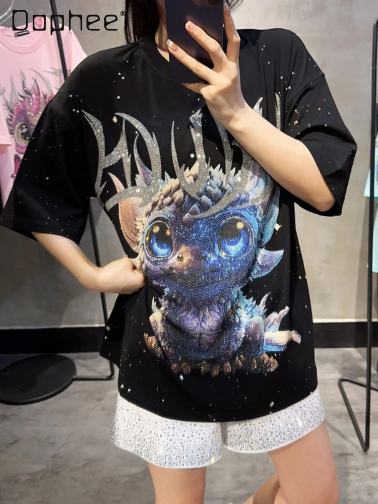 

Fashion Brand Dragon Pattern Hot Drilling T-shirt Women 2024 Summer New Round Neck Short Sleeve Street Style Oversized Tops