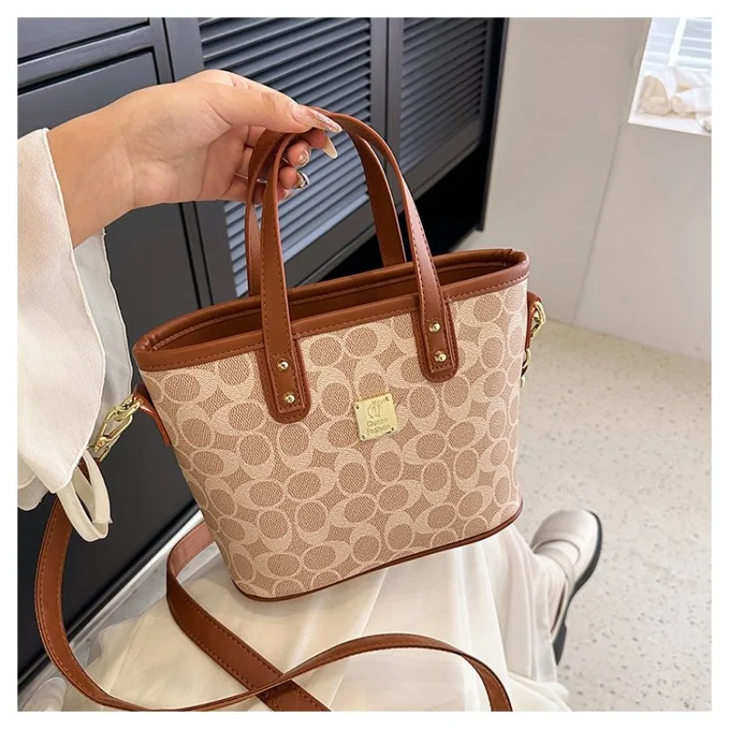 

Couture French Style Crossbody Bag 2025 New Collection - High-End Artistic Light Luxury Handbag for Fashion-Forward Women