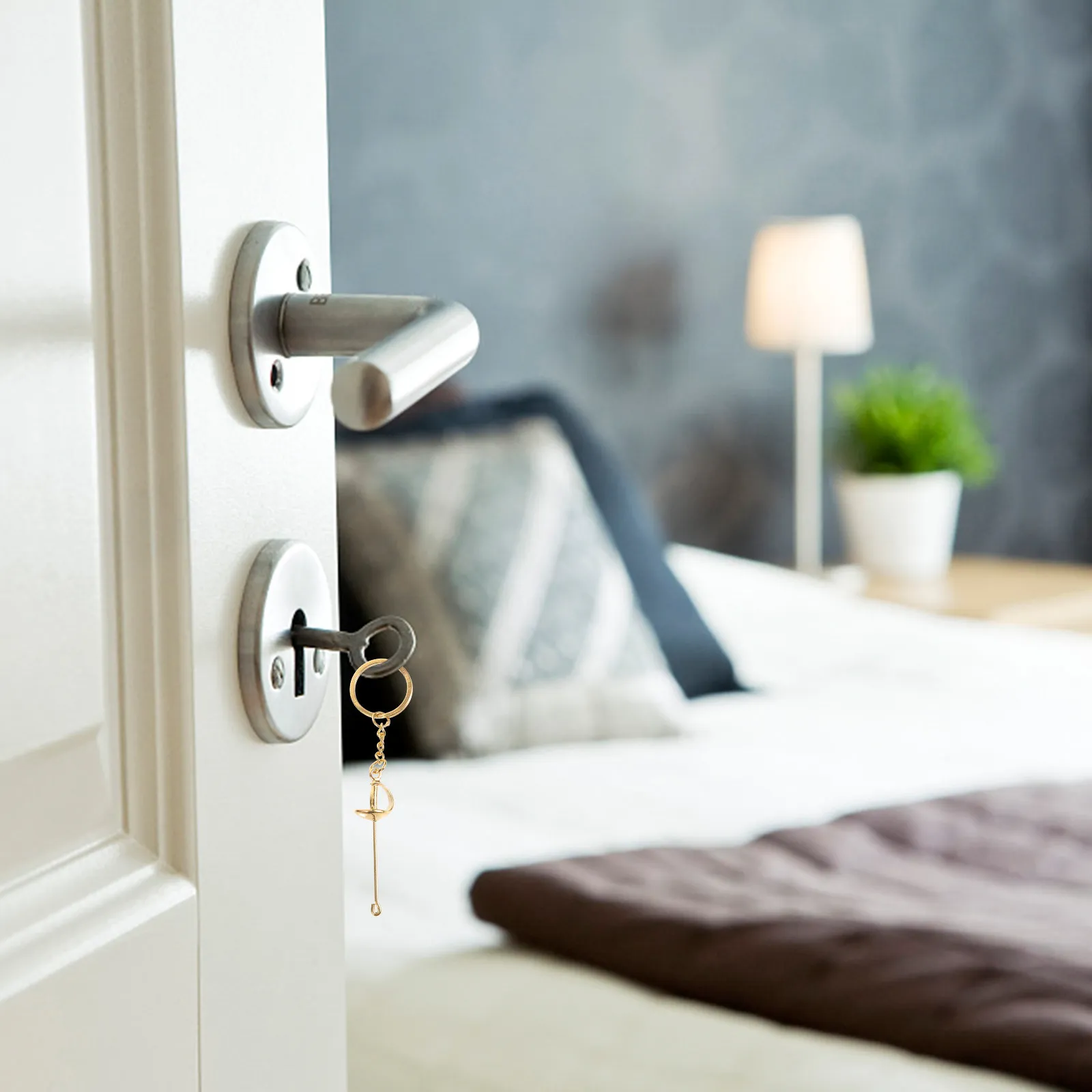 

Стильный брелок-подвеска для фехтования, металлический кольцо-держатель для ключей, декоративное украшение для спортивной сумки, подвеска для рюкзака, подарок на день рождения