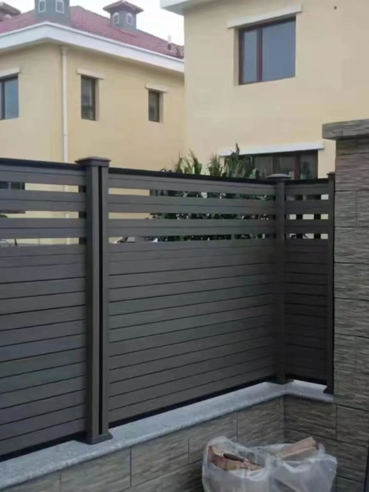 Easy to install wood-plastic composite fence wood privacy wood-plastic garden fence is better than vinyl PVC fence