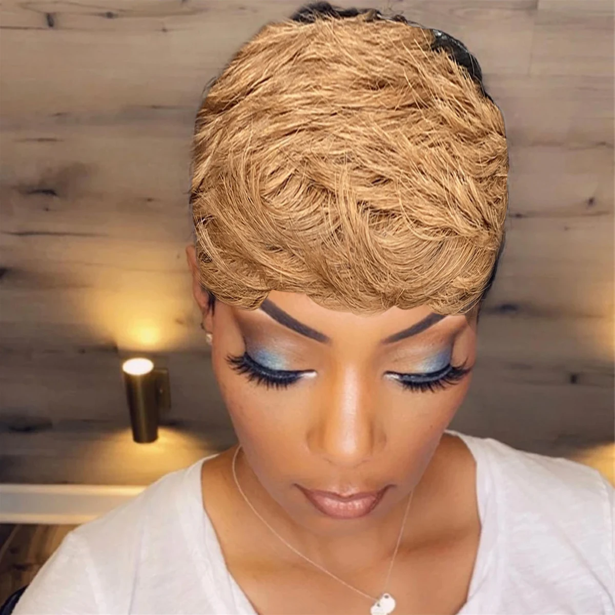 Wig Pendek Rambut Manusia Brasil Wig Berlapis dengan Poni Wig Buatan Mesin Penuh Untuk Wanita