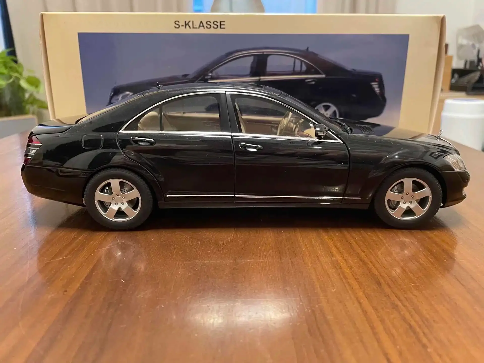 Autoart 1:18 W221 S-KLASSE Simulation Limited Edition All Open Alloy Metal Static Car Model Toy Gift