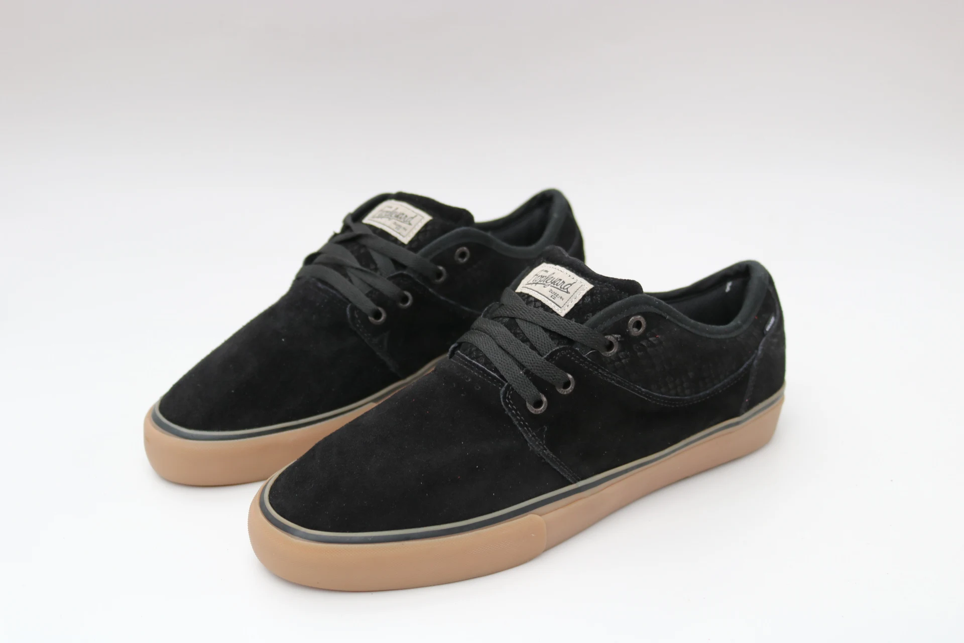 professional-globe-skate-shoes-mahalo-element-large-size-fallened-faux-leather-round-toe-mesh-lined-casual-board-shoes