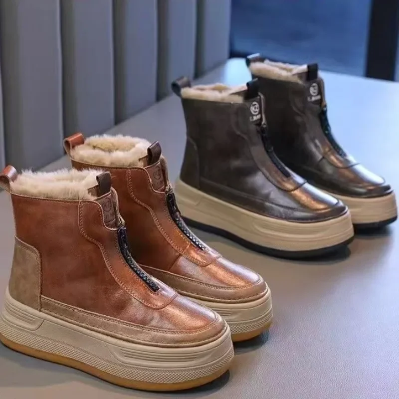 

Детские кожаные ботинки с молнией спереди. Детские модные ботинки. Замшевые теплые ботинки на мягкой подошве. 2025 г., новые зимние короткие ботинки для мальчиков и девочек, нескользящие.