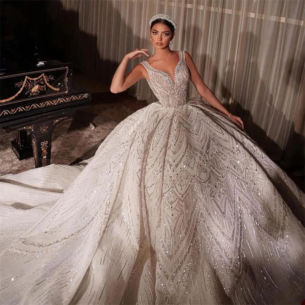 

Gorgeous Lace Floor-LengthWedding DressesV- Neck Sequins Appliques Bridal Gowns Custom Made Sweep Train Ball Gown Robe De Mariee