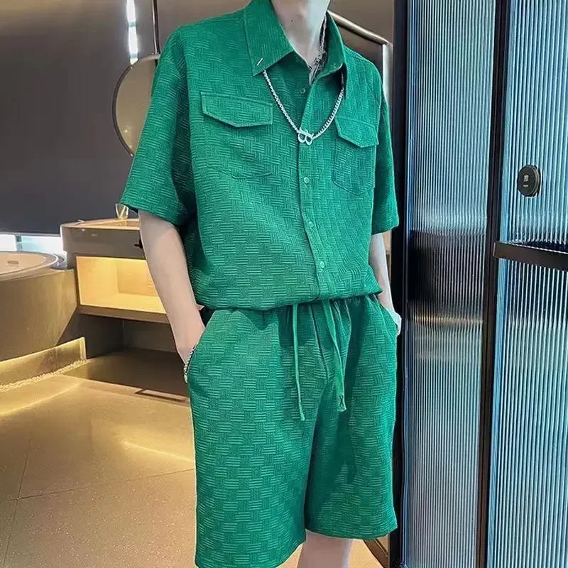 Conjuntos curtos de camisas masculinas simples ao ar livre manga quarto kpop 2025 tendência básica essencial roupas baratas camiseta estética conjunto de shorts masculinos