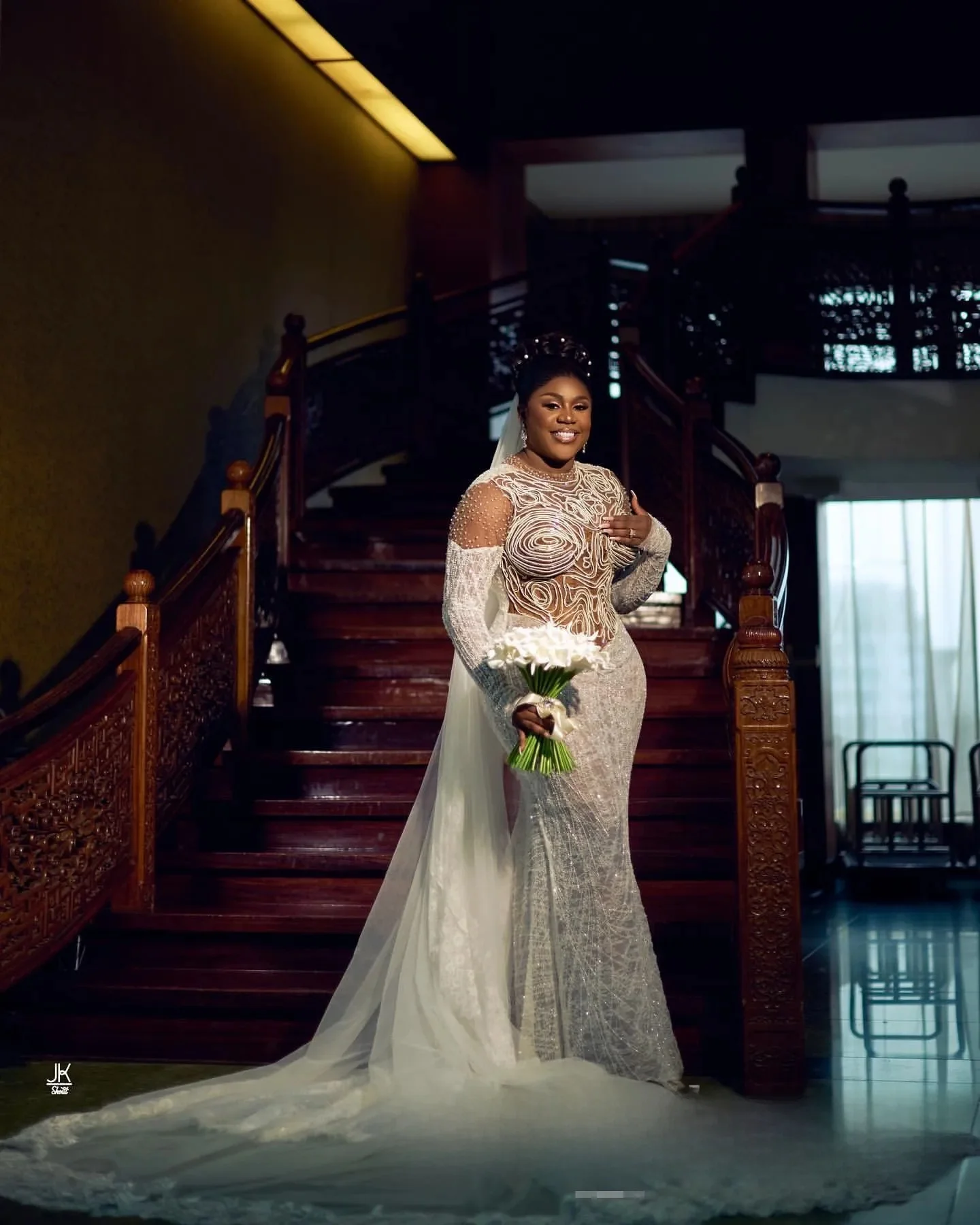 ที่กําหนดเองคํา PLUS ขนาดงาช้างชุดแต่งงานเงือกลูกปัดลูกไม้ภาพลวงตา VINTAGE ชุดเจ้าสาวชุด