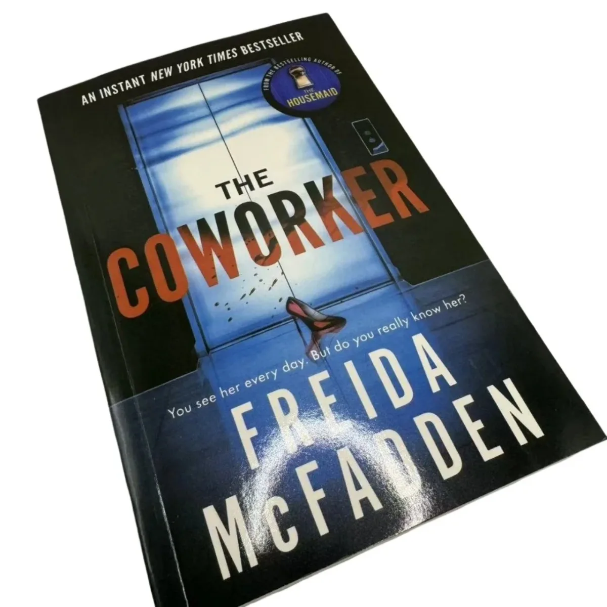 زميل العمل |   رواية مثيرة نفسية - أسرار الحياة المكتبية، تخيانة البقاء على قيد الحياة، كتاب ديناميكيات مكان العمل القاتل