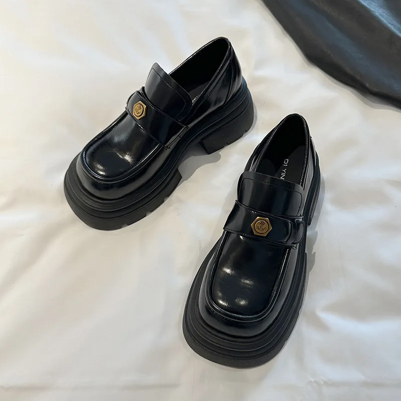 

Маленькие кожаные туфли на платформе в британском стиле. Женская обувь. Весенне-осенние черные лоферы. Маленькие одинарные туфли, увеличивающие рост TYWS.