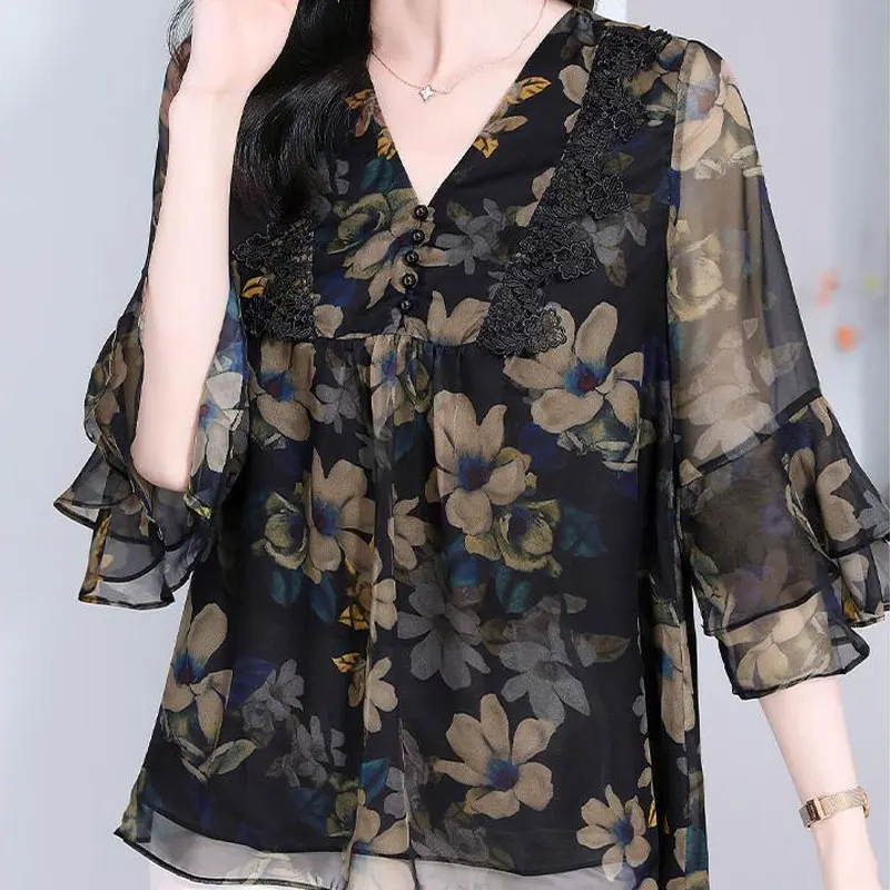 Koreanische gebrochene Blumen Hemd Damen bekleidung schicke Spitze Patchwork elegante V-Ausschnitt Sommer Rüschen halbe Ärmel lässig lose Bluse