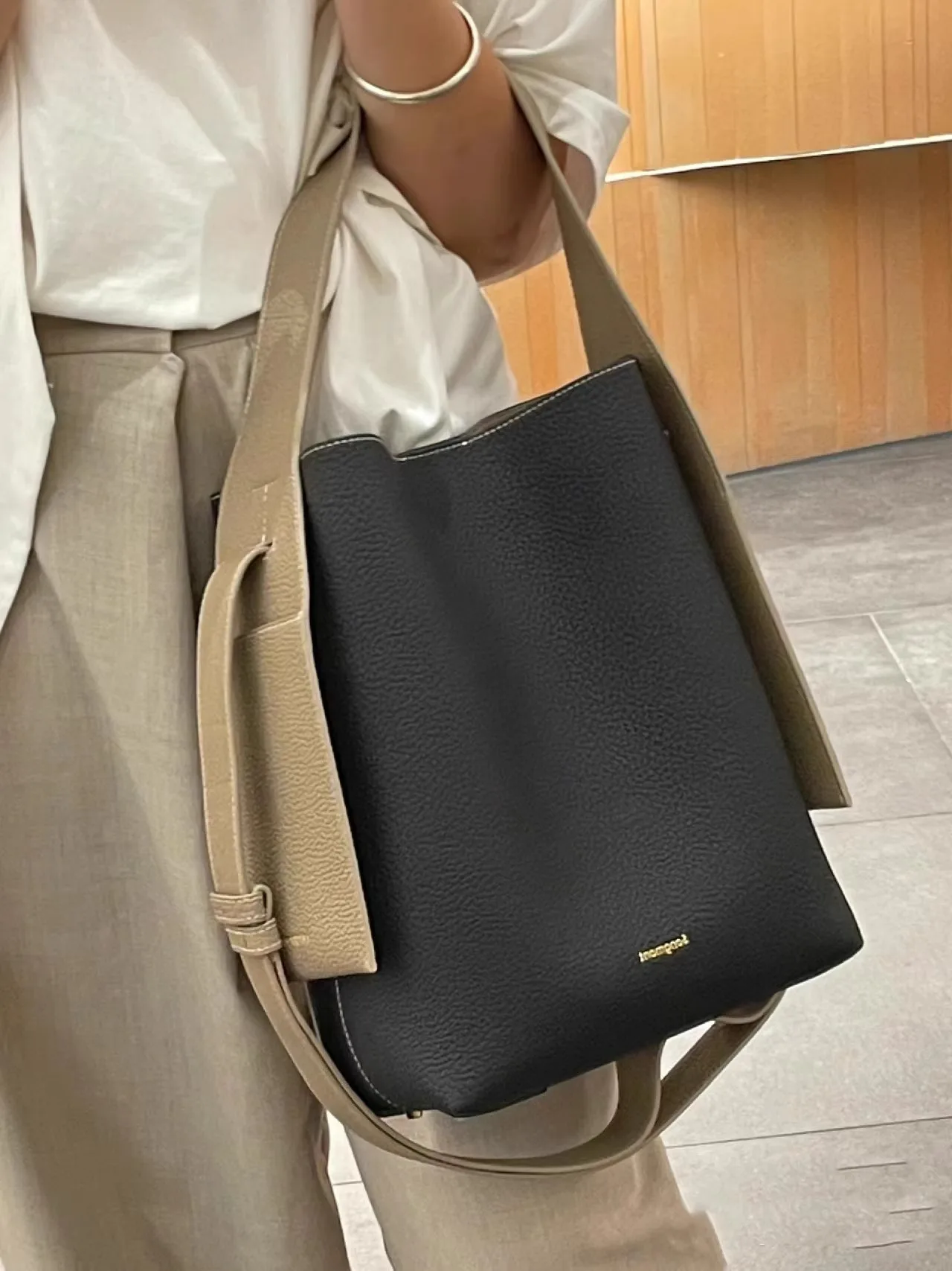 Hanging Ear Tote Series Head Layer Cowhide Leather Light Backpack Commuter Single Shoulder Crossbody Bag Soft Comfortable