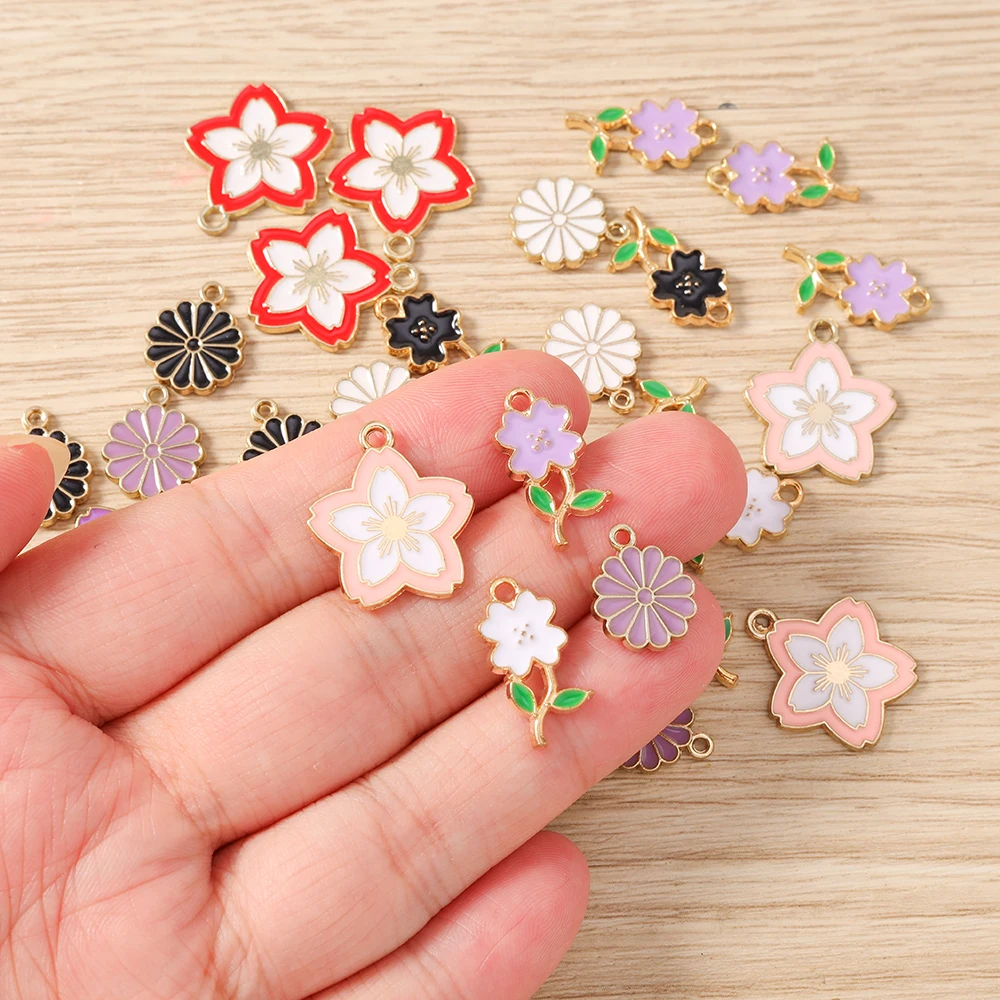 10 Stück niedliche, bunte Emaille-Blumenanhänger zum Basteln von Anhängern, Halsketten, Ohrringen, Armbändern, DIY-Bastelarbeiten und Schmuckzubehör – Detail 2