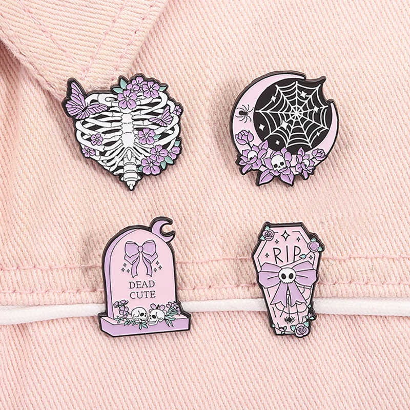 Sarg RIP Schleife Emaille Pin Spooky Witchy Moon Spinnennetz Halloween Broschen Revers Abzeichen Pastell Goth Schmuck Geschenke für Freunde
