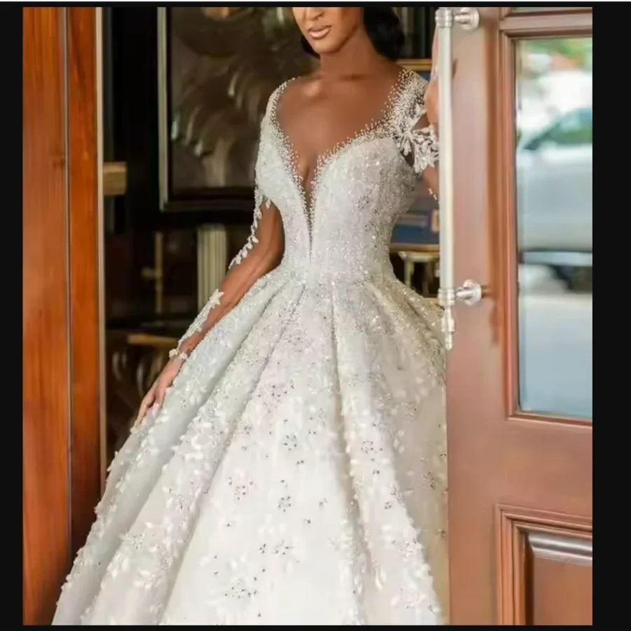 

Customized Sheer Neck Sparkly Beads Appliques Wedding Dress Sweep Train Robe De Mariée Long Sleeves Ballgown Luxury Bridal Gown