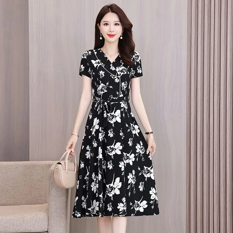فستان نسائي صيفي ميدي موضة الأزهار طباعة كشكش كاب الأكمام الخامس الرقبة ألف خط Vestidos عادية جاهزة الخصر فستان الشمس الطرف