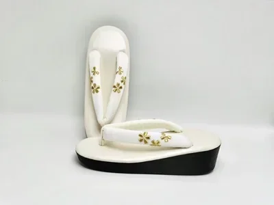 Women's Geta Traditional Embroidery Flip Flops Kimono Shoes Fashion Classic Clogs Cosplay Shoes