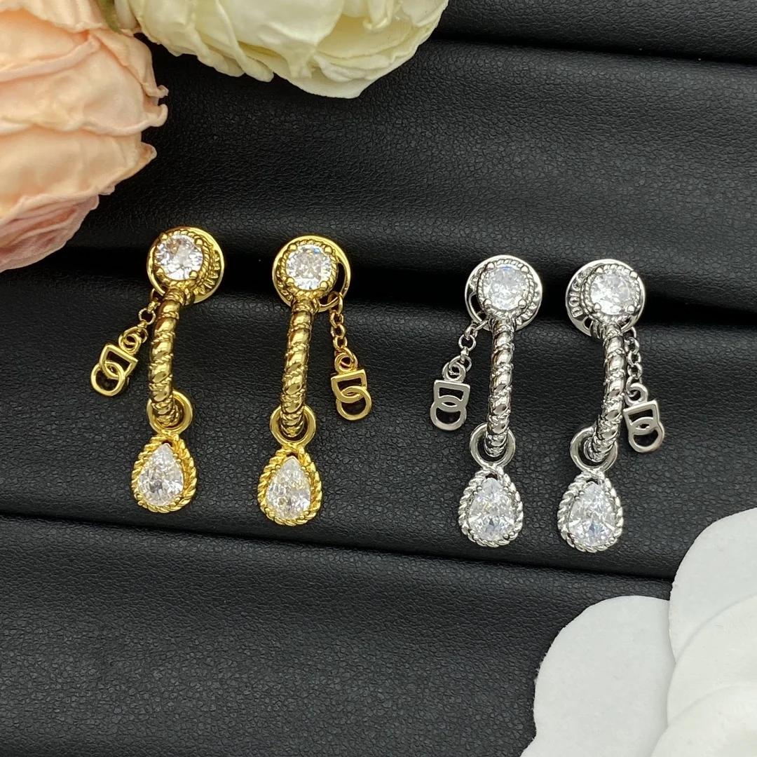 

Personality new rhinestones exquisite fashion sweet earrings