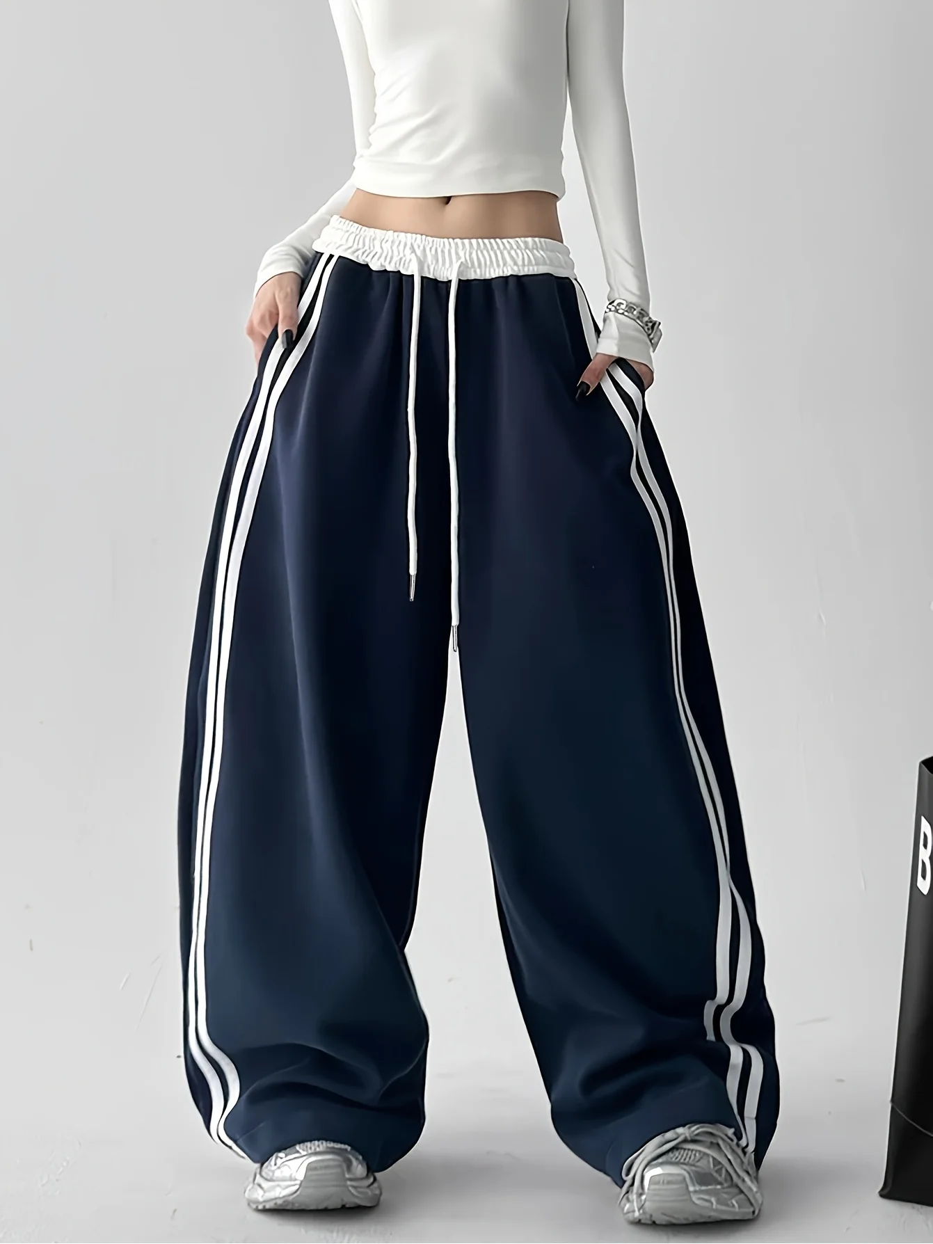 2026 Girls' Sweat Pants Elastic Waist Stripe Loose Wide Leg Casual Children's Sisters Street Clothes Breathable Large Y2K Pants