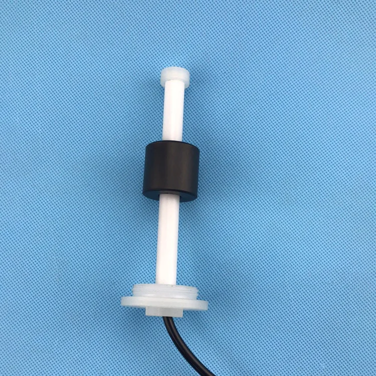 Liquid level plastic fuel tank sensor thread