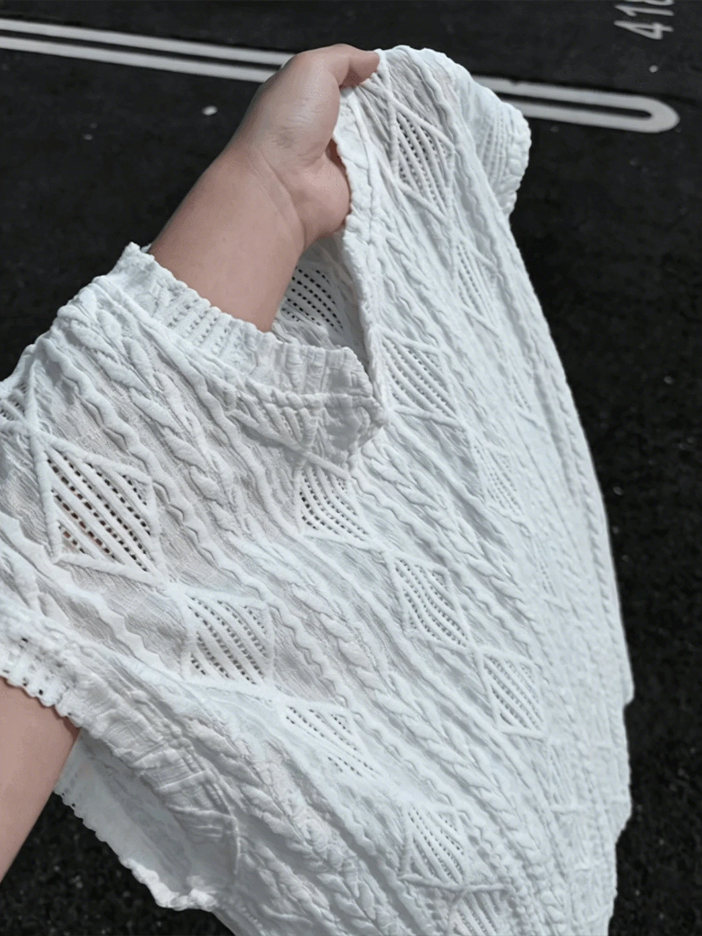 

White Textured V-Neck Men's Tank Top Summer Thin Hollow out Breathable Sleeveless American Knitted Shoulder Sweatshirt