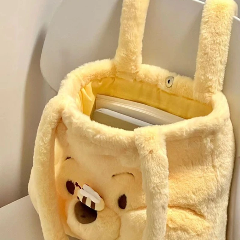 2025 جديد الخريف والشتاء سعة كبيرة واحدة حقيبة كتف ويني الدب حقيبة قطيفة طالب ركاب حقيبة يد