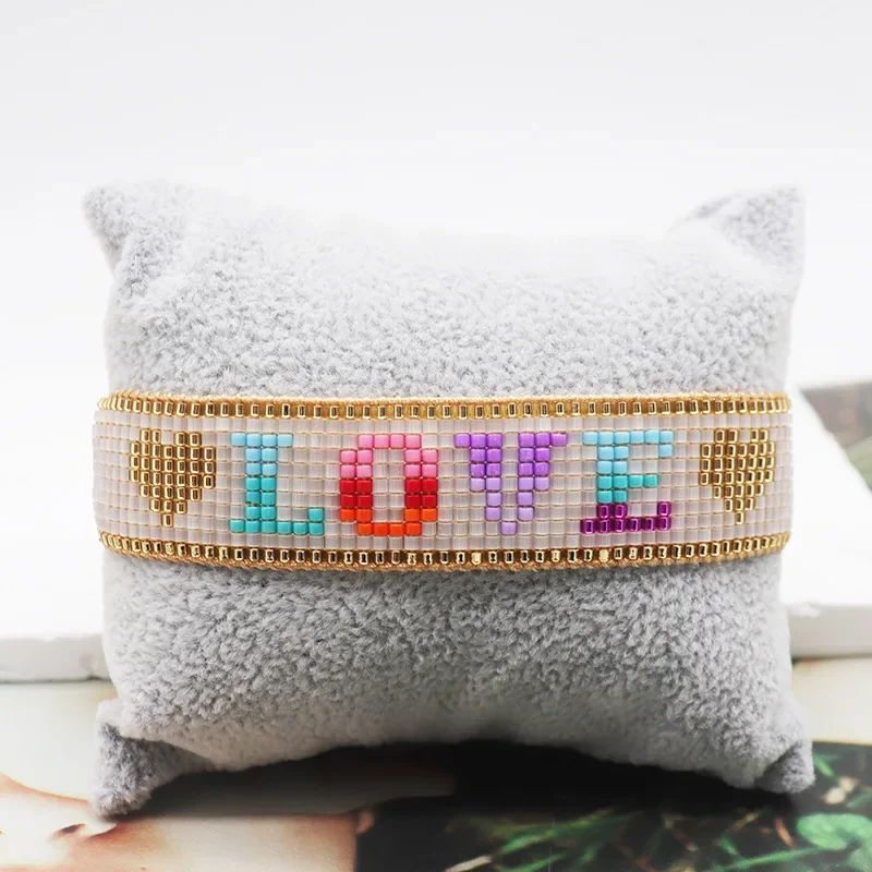 

ZGMXR Bohemia Gradient Love Hand-Knitted Rice Bead Bracelet Adjustable Simple Beaded Fashion Originality