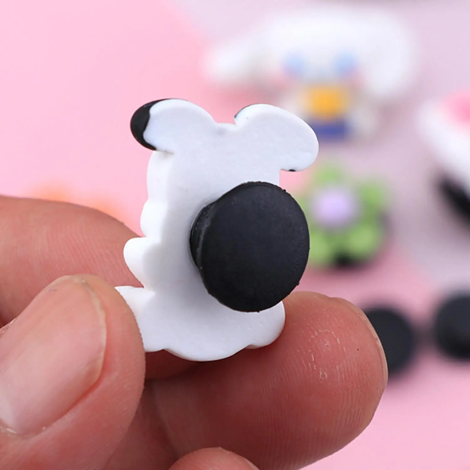 

100 шт., пластиковая пуговица с круглой пряжкой «сделай сам», для обуви с отверстиями, садовая обувь, сандалии «сделай сам», черные прозрачные пряжки, украшения для обуви