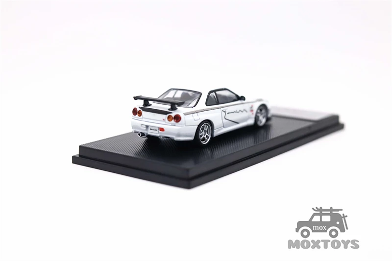 Model Collect MC 1:64 SKYLINE R34 V-SPEC White Mines Diecast Model Car
