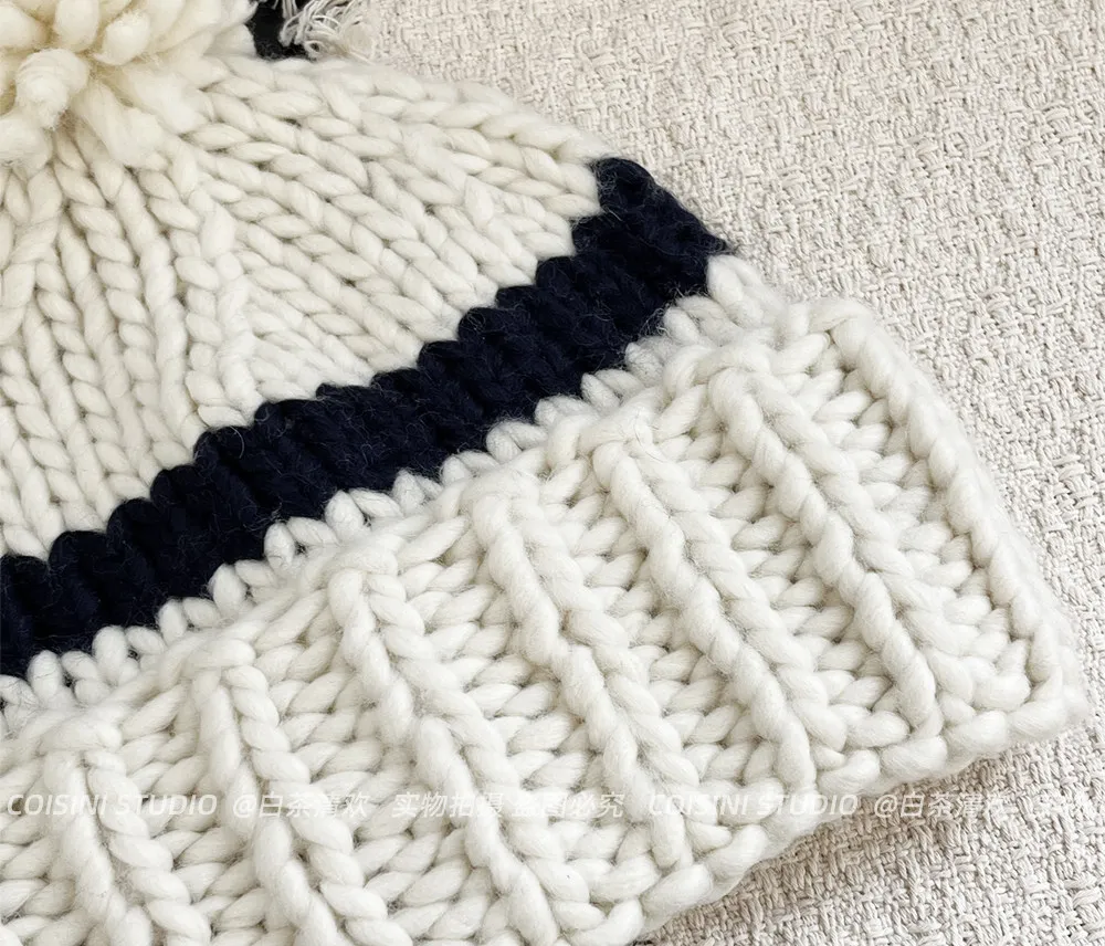 Chunky Strickmütze mit Bommel, Unisex, Farbblock-Streifenmuster, dicke, warme Wintermütze mit Umschlag, lässige Streetwear-Mütze – Detail 7