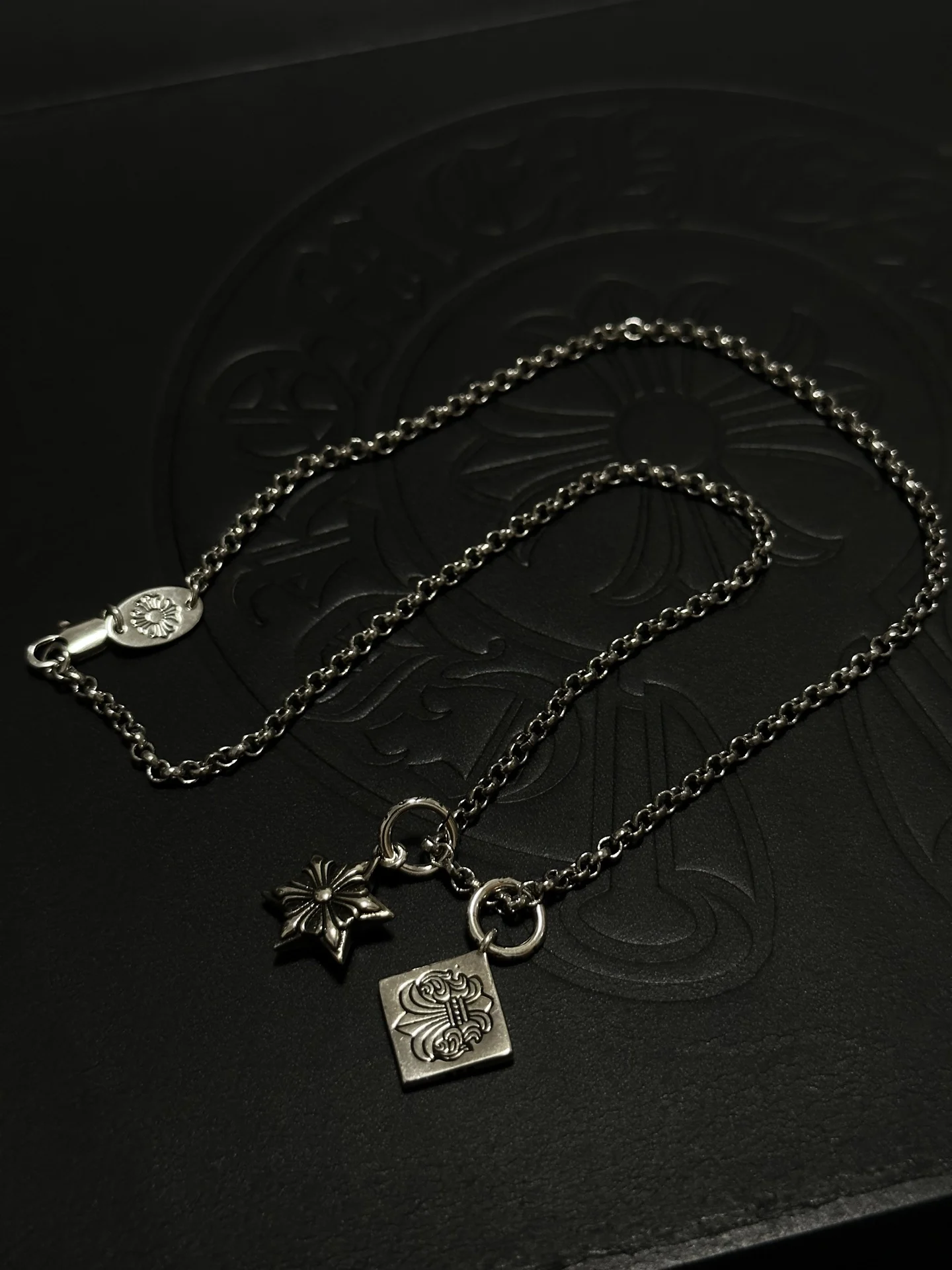 CH retro new S925 sterling silver with diamond cross necklace, the same pendant for men and women, classic sweater chain.