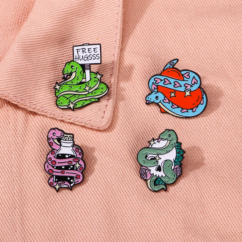 4 Styles Personality Creative Snake Hugsss Design Enamel Pins Entwined Around Heart Potion Bottle Skull Head Shaped Brooches