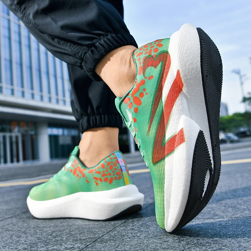 Herren-Freizeitsportschuhe, farbenfrohe Laufschuhe mit Leopardenmuster und Farbverlauf, dicke Sohle, hohe Dämpfung, atmungsaktive Laufschuhe mit feinem Mesh-Material, rutschfest und abriebfest, ideal für Langstreckenläufe, Fitness-Training, tägliche Anlässe und Reisen, trendige Unisex-Schuhe. – Detail 10