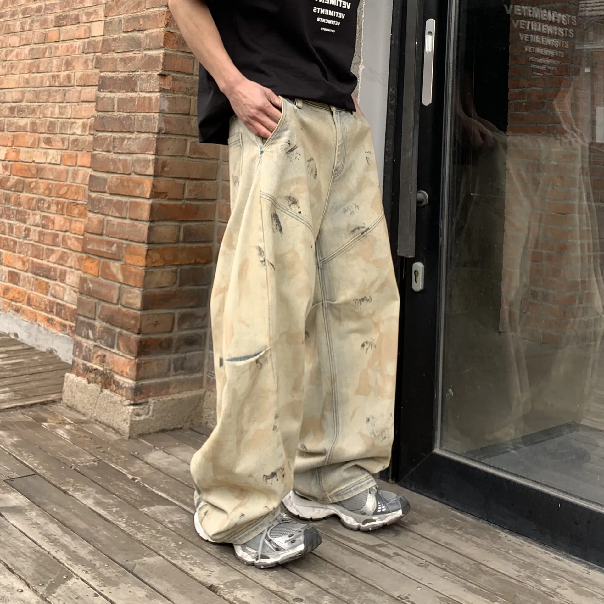 2025 nuevos pantalones vaqueros desgastados lavados para hombres, moda Retro americana, pantalones holgados de pierna ancha con dobladillo curvo, pantalones de diseño industrial pesado para mí