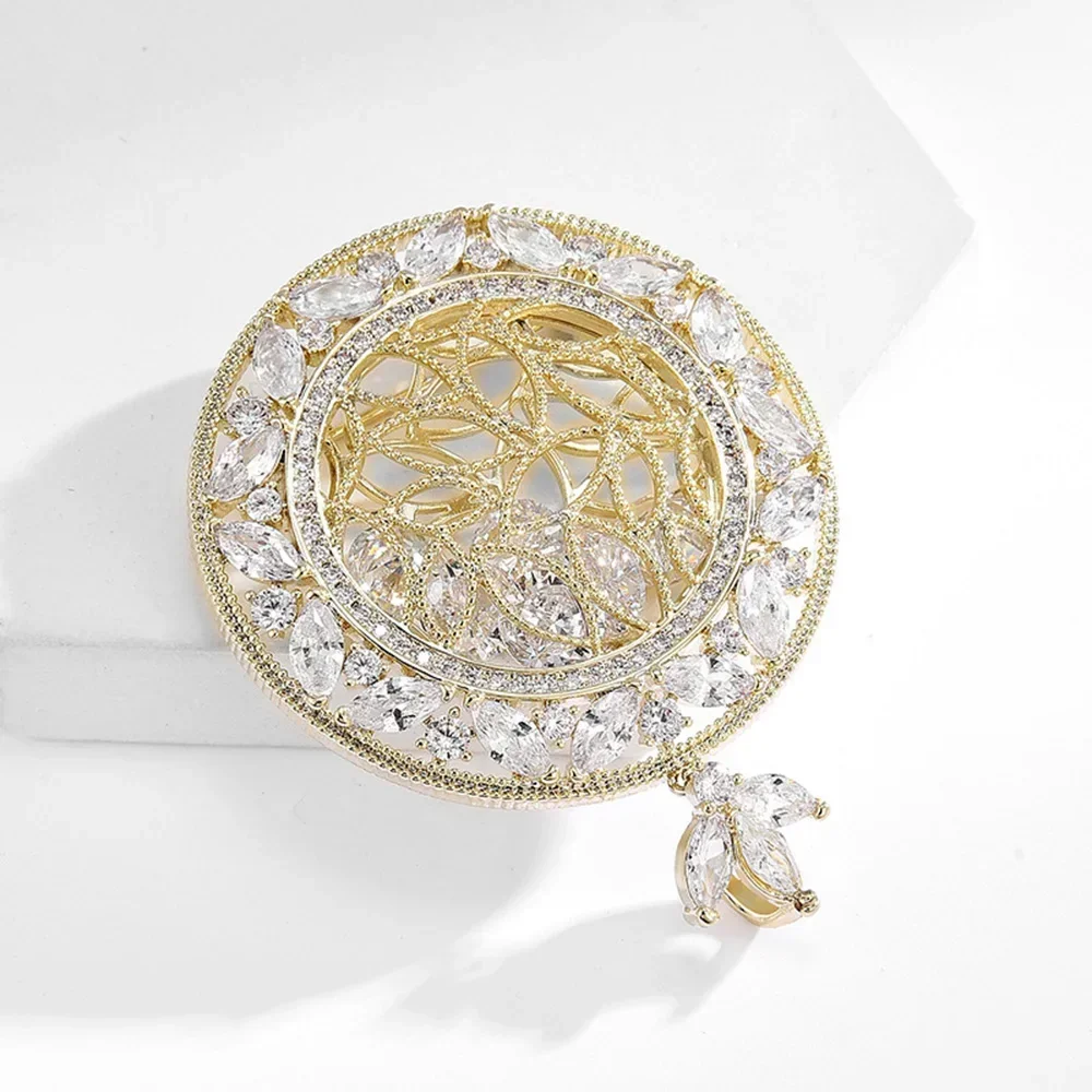 

Luxury Brooch for Women Hollow Rhinestone Disc Brooches Corsage Banquet Dress Safety Pin Buckle Wedding Jewelry Accessories