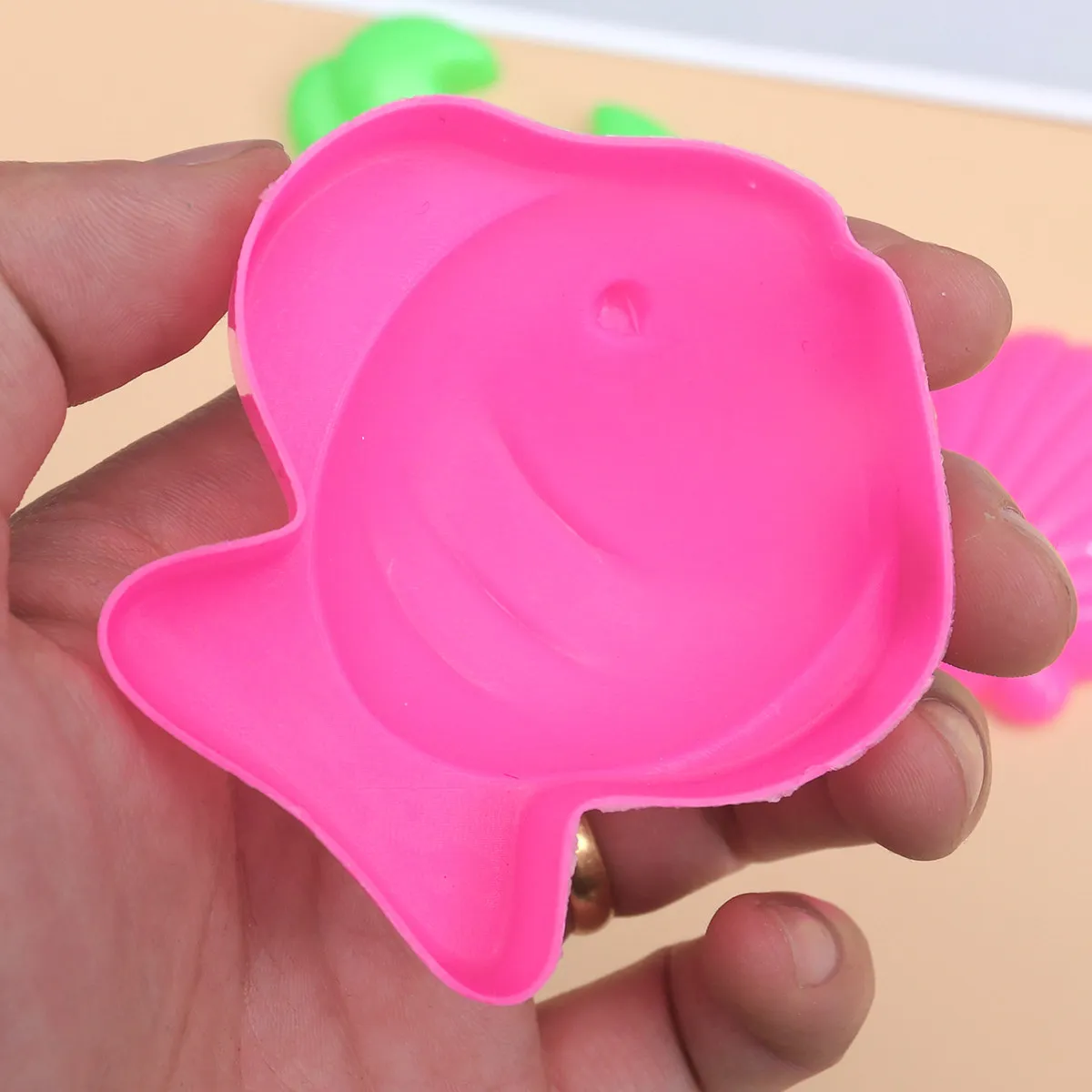 

Набор из 6 формочек для песка: различные формы морских обитателей. Идеальный комплект для детских творческих и познавательных игр.