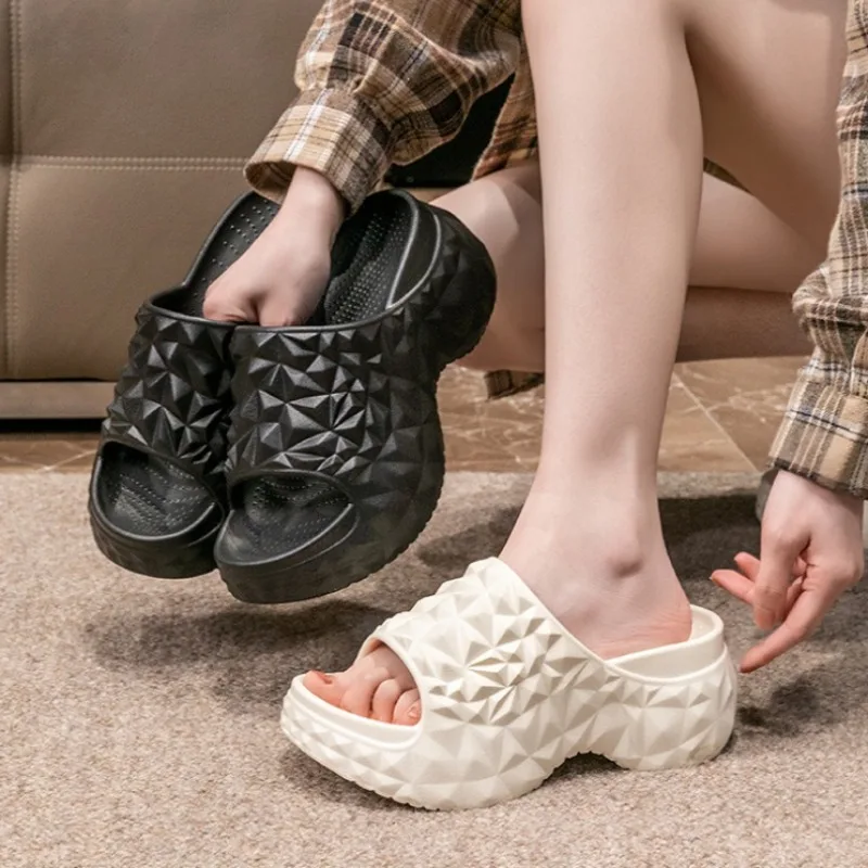 

Chunky Platform Durian Slippers Women Outdoor Platform Beach Sandals Summer Wear-resistant Pool Sandals Nonslip Cloud Slippers