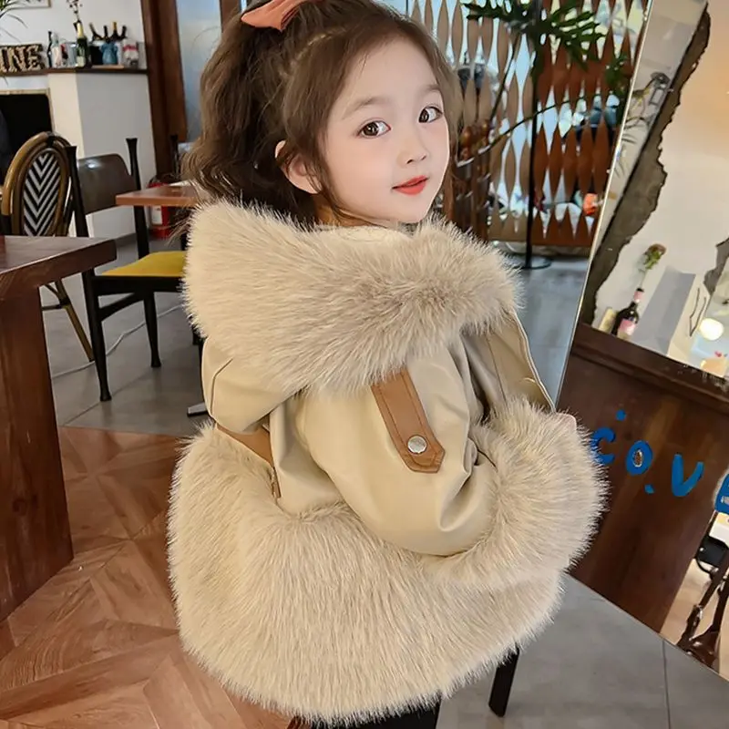 

Girls' autumn and winter coats 2024 new baby winter foreign air plus fleece fur children's top Little girl fur