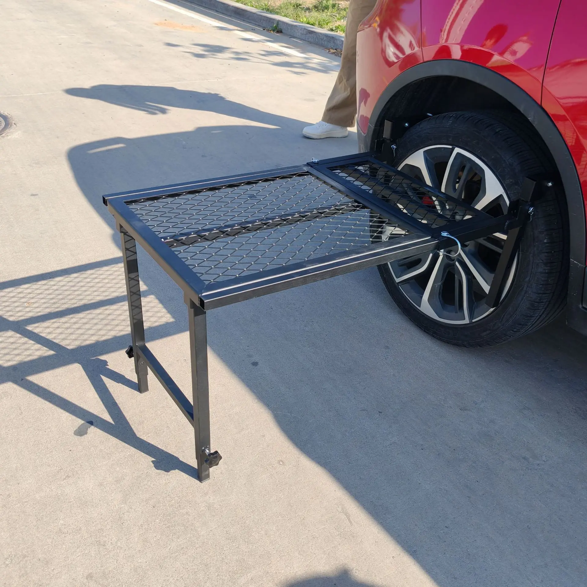 

Multifunctional car tire foot pedal table, fixed tire upper load 180KG