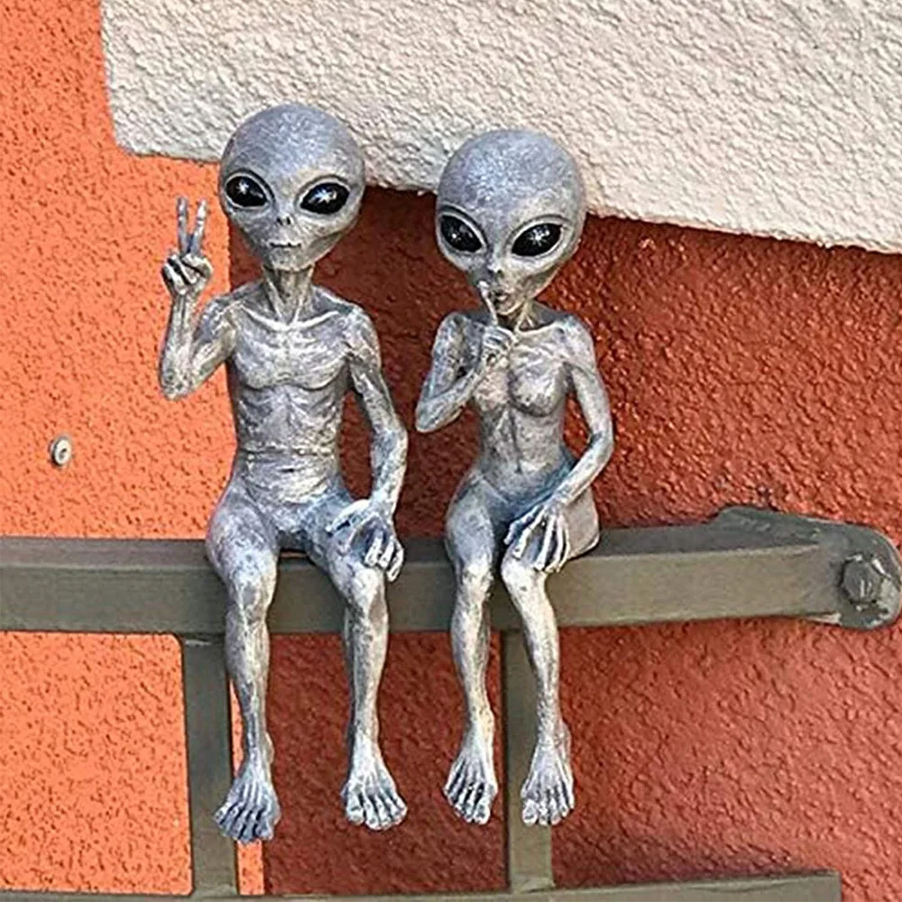 2Pcs Resin Alien Statues Peace Alien Figurines Halloween Home Decor Funny Sculpture Gift for Space Lovers Outdoor Desktop Orname view 2