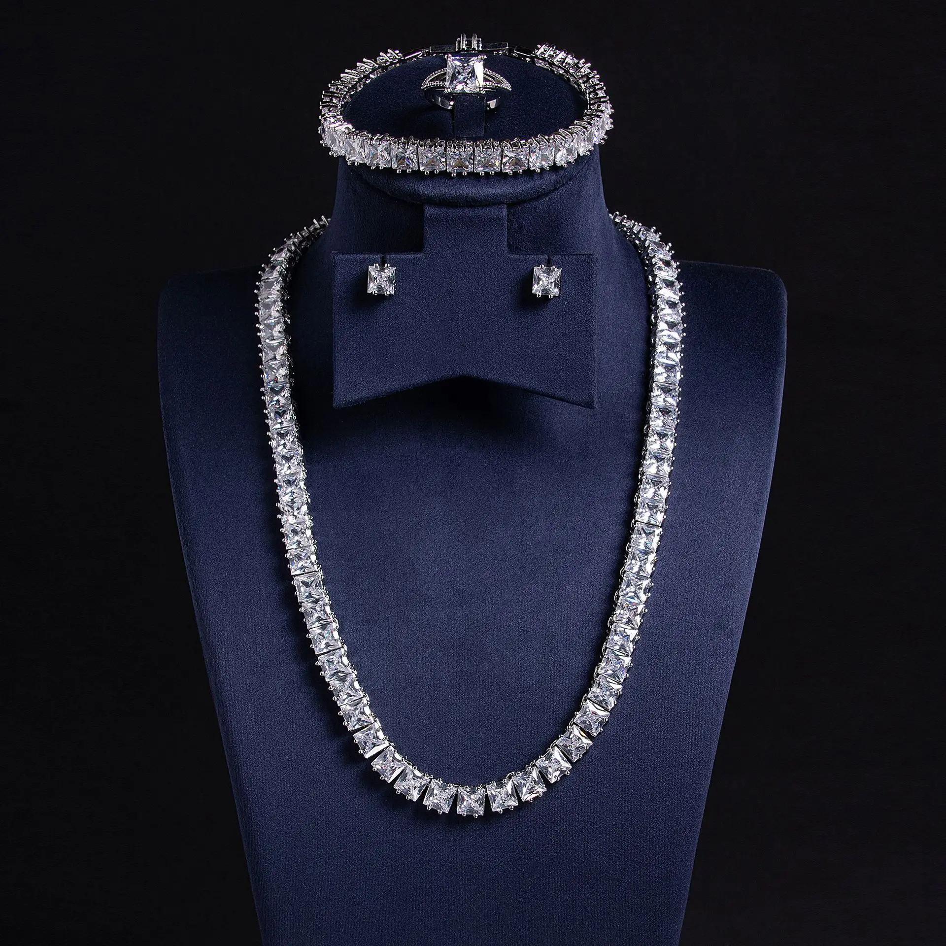 

Liang Yali People Cross-border Geometric Square Zircon Set Jewelry Four-piece Set Diamond Box Chain Banquet Dress Accessories