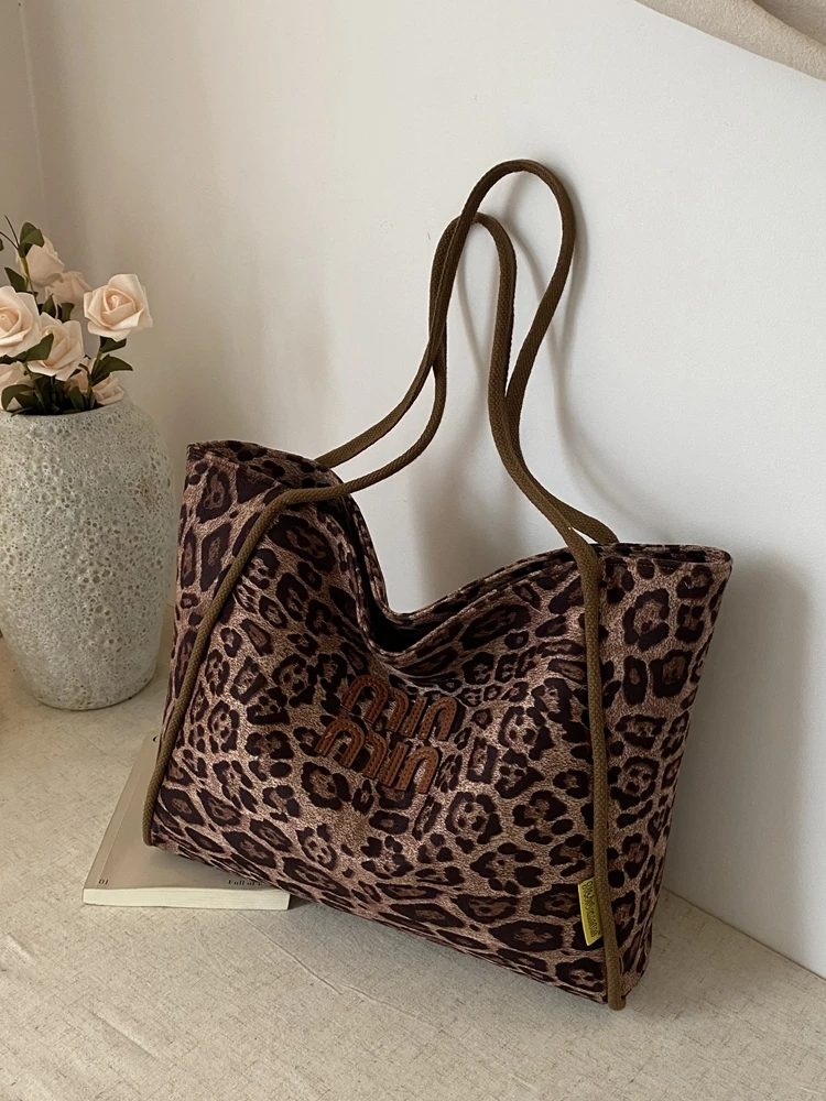 Fashion, simple, popular, retro leopard print ladies shoulder bag, new large-capacity tote bag, all-match commuter shoulder bag