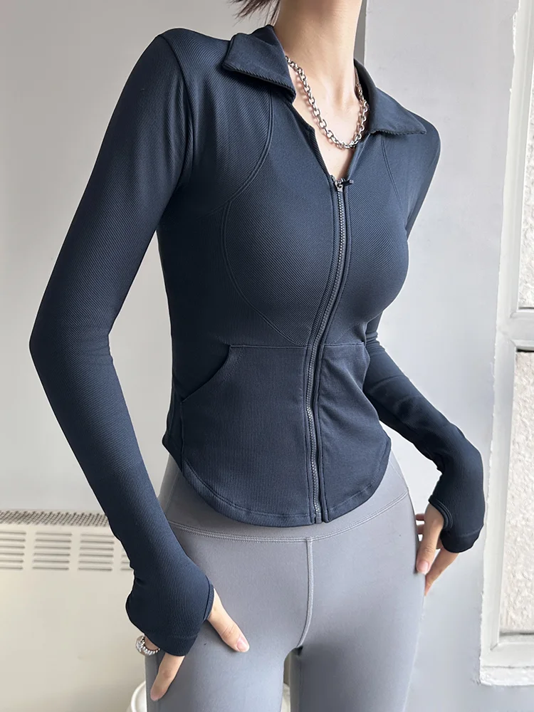 

Спортивная женская осенне-зимняя новинка: топ для йоги и фитнеса с воротником-стойкой, длинный рукав, облегающий крой, из смесового шелка, на молнии