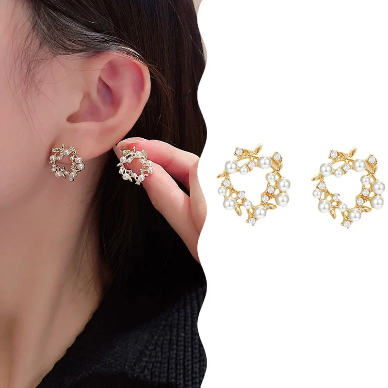 1Pair White Imitation Pearl Wreath Stud Earrings Exquisite Flower Butterfly Leaf Earring For Women Girl Party Wedding Jewelry