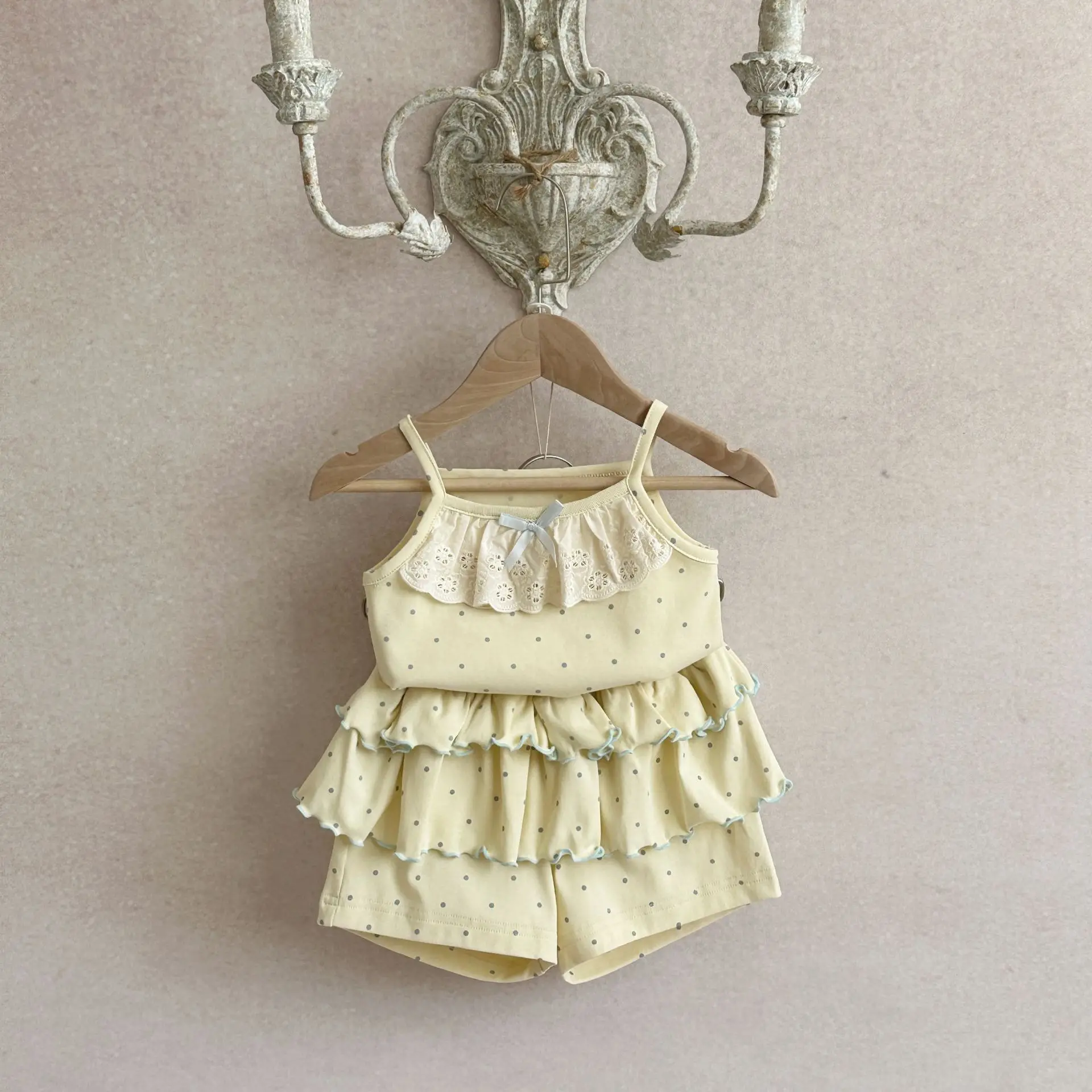 2026年夏新作ベビーガールノースリーブ服セット幼児用キュートドットベスト-ティアードスカートショーツ2点セット女の子用幼児服