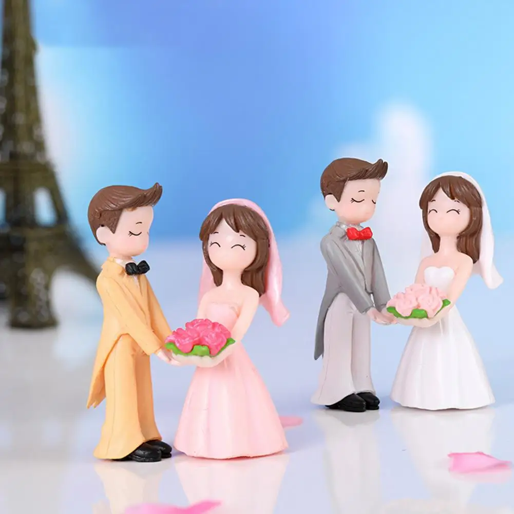 2Pcs Mini Doll Romantic Bride Groom Couple Figurines Ornament Standing Posture Lovers Figure Model DIY Miniatures Desktop Decor