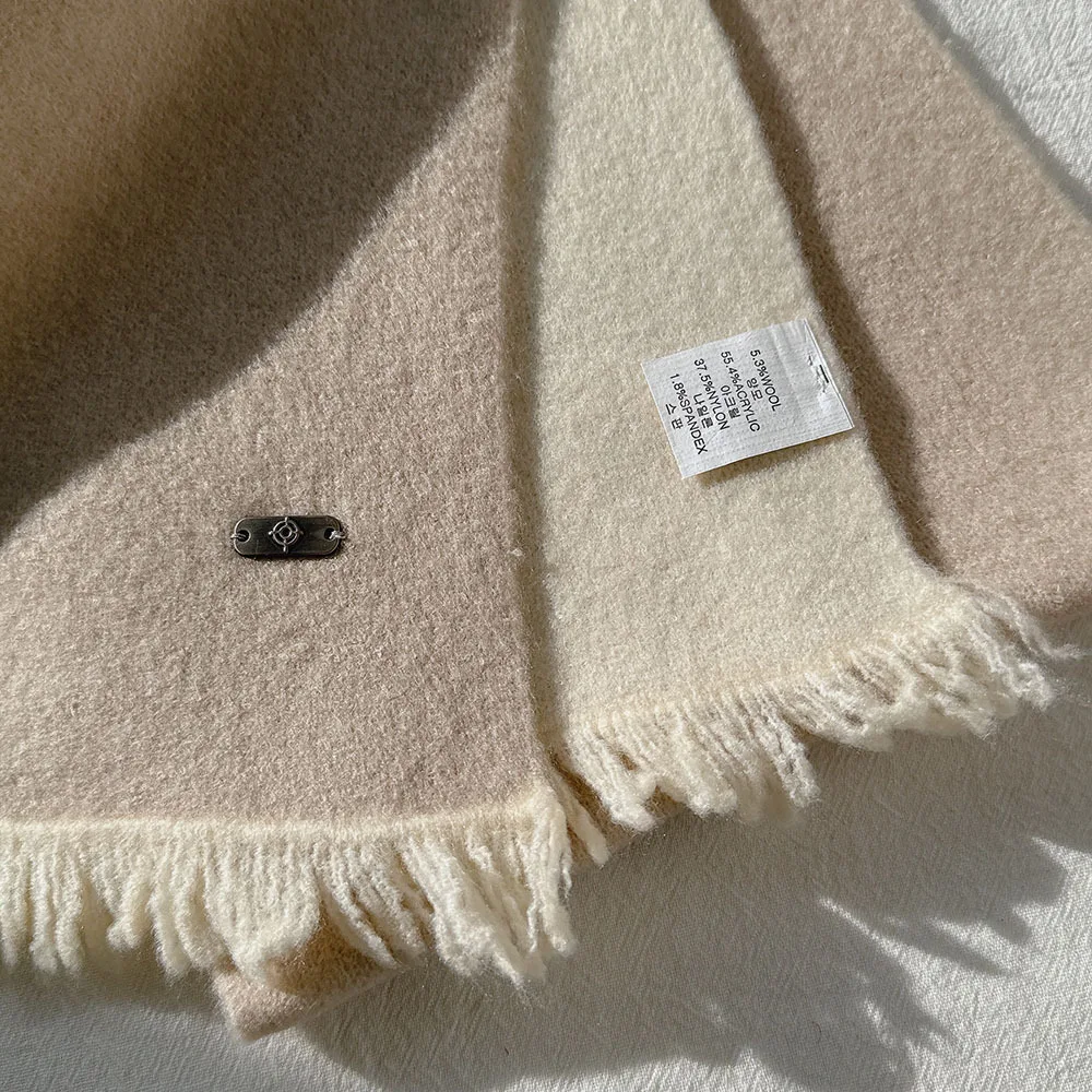 양모 복고풍 문학 및 예술 메일라드 스카프 여성 스타일 흰색 작은 드리워진 스카프 유행 겨울이 포함되어 있습니다.