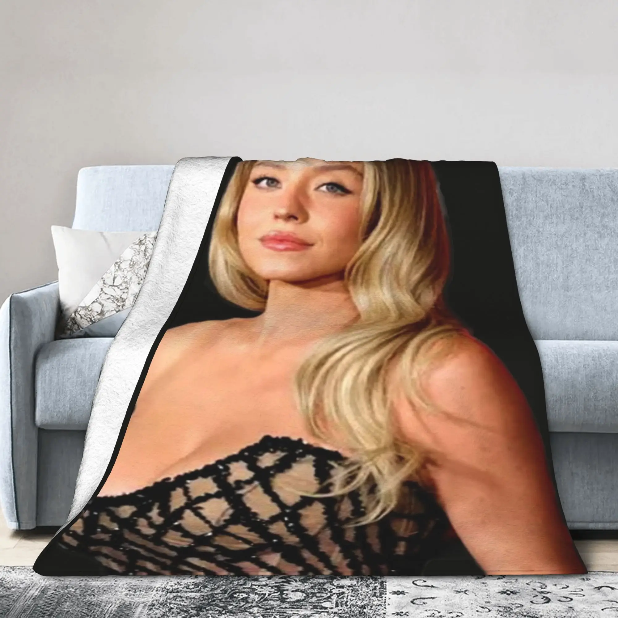 Sydney Sweeney American Actress Super Warm Blankets Decorative Plush Throw Blanket Living Room Flannel Bedspread Sofa Bed Cover